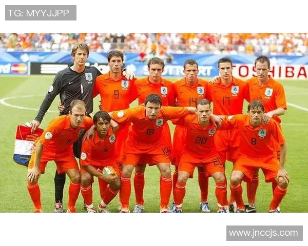 荷兰足球传奇人物回顾：从克鲁伊夫到范佩西的辉煌历程